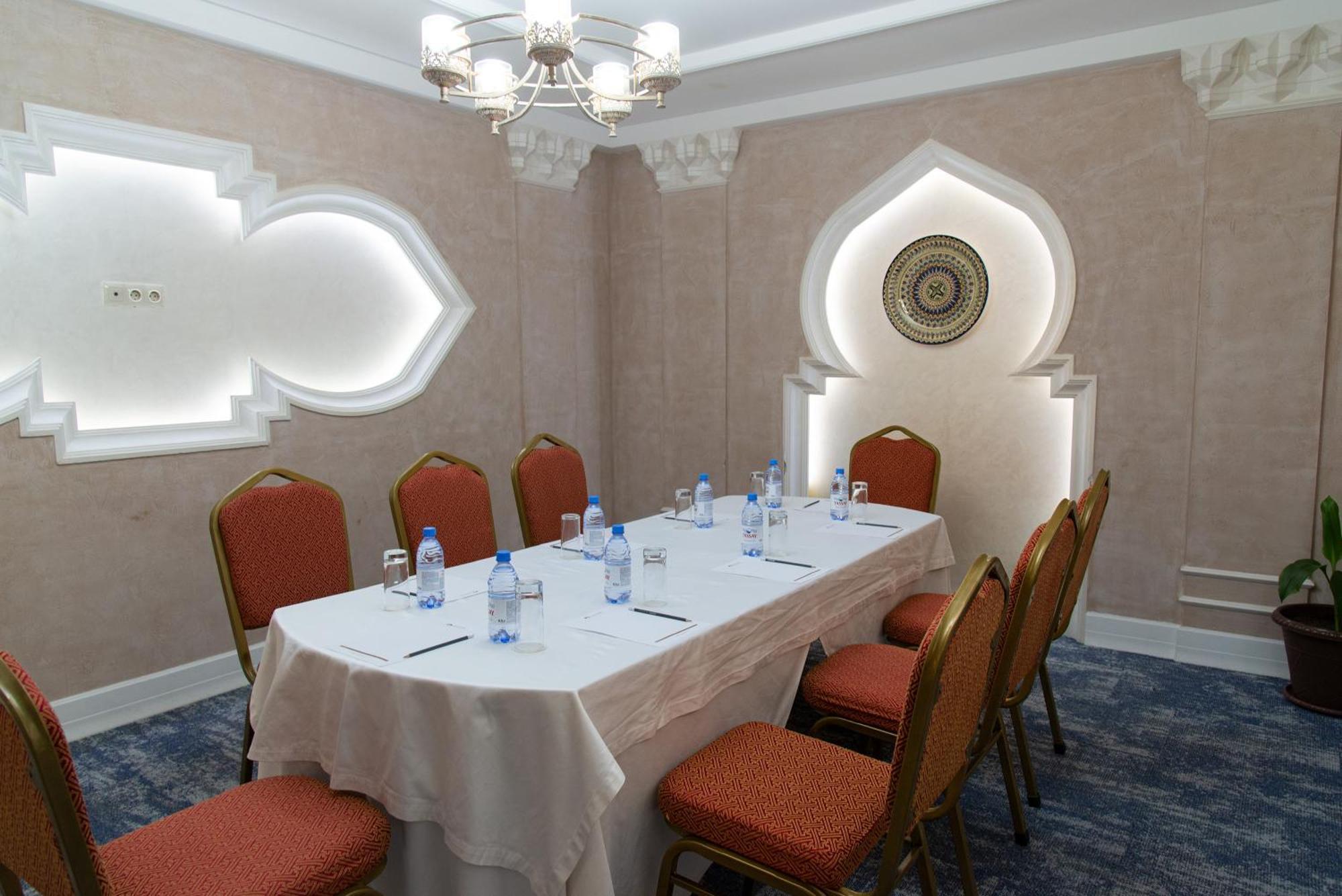 Aisha Bibi Hotel & Spa Nur-Sultan  Exterior photo